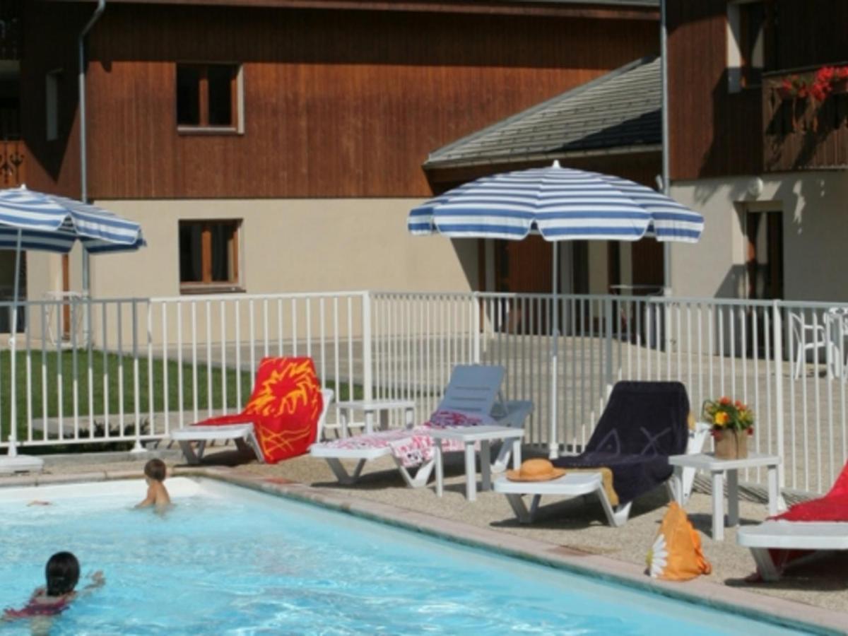 Appartement Confortable Avec Piscines, Terrasse Et Parking A Samoens - Fr-1-629-100 Exterior photo