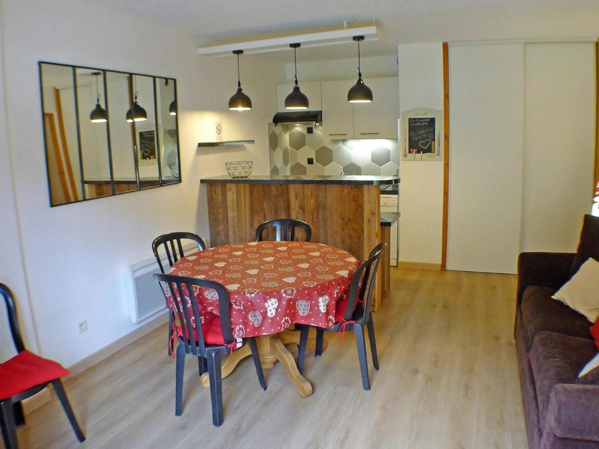 Appartement Confortable Avec Piscines, Terrasse Et Parking A Samoens - Fr-1-629-100 Exterior photo