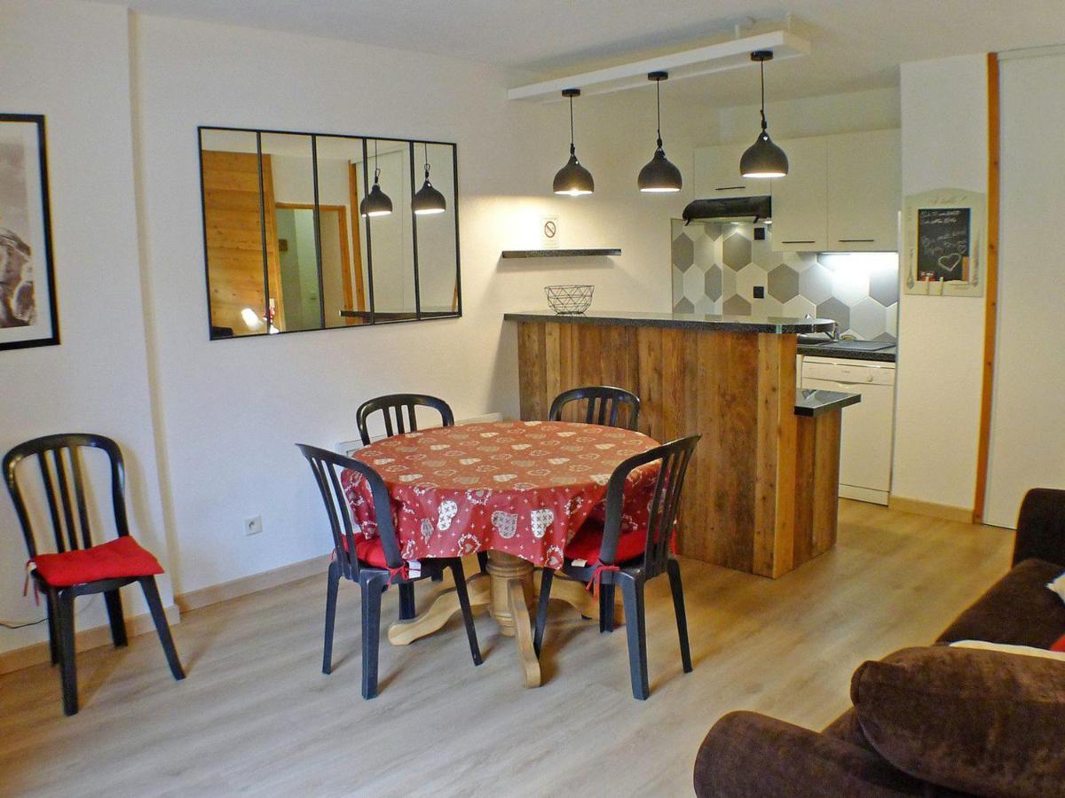 Appartement Confortable Avec Piscines, Terrasse Et Parking A Samoens - Fr-1-629-100 Exterior photo